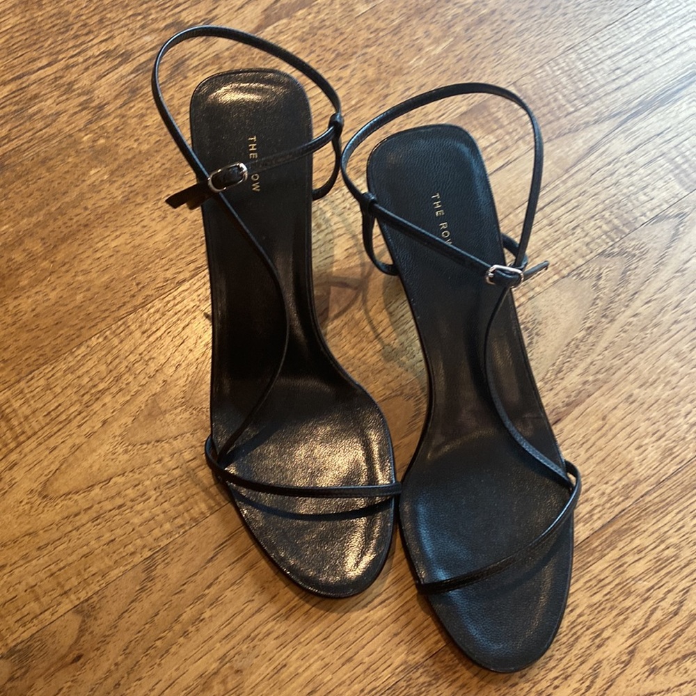 THE ROW Bare Sandals in Black Leather Size 36 6M
